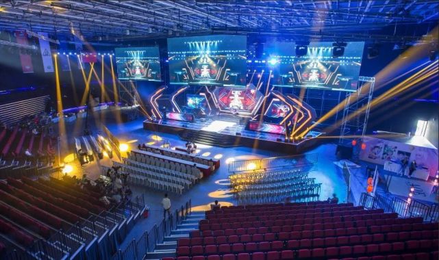 手稍显不足 手稍显不足